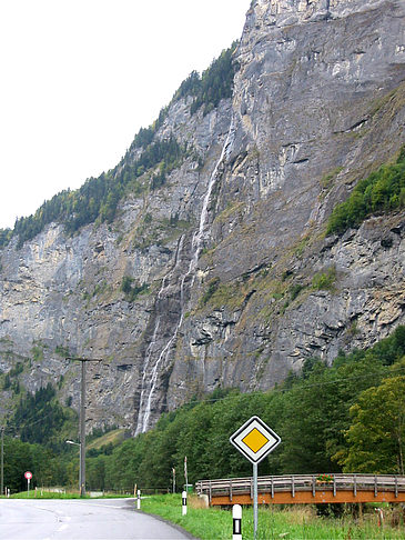 Wasserfälle am Berg - Bern