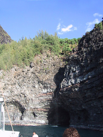 Höhlen in der Steilküste - Hawaii