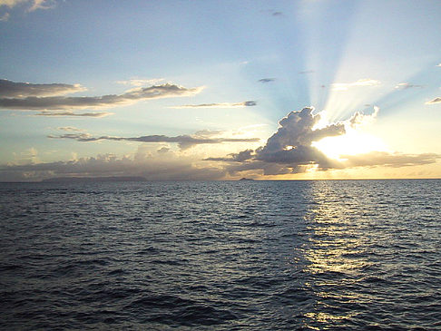 Sonnenuntergang über dem Meer von Kauai - Hawaii